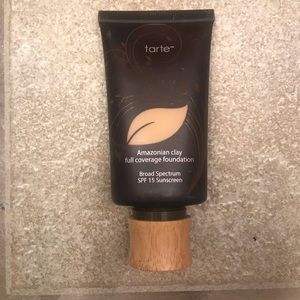 Tarte Amazonian Clay Foundation
